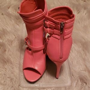 Ladies Designer Sandals